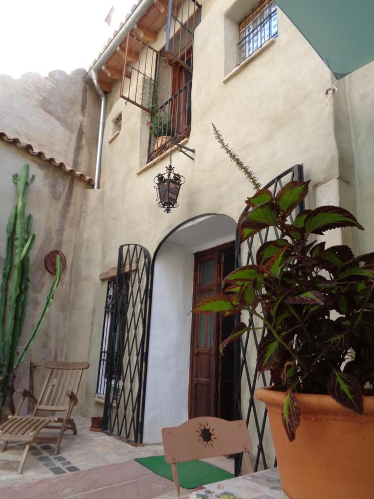 Oliva Courtyard Guesthouse المظهر الخارجي الصورة